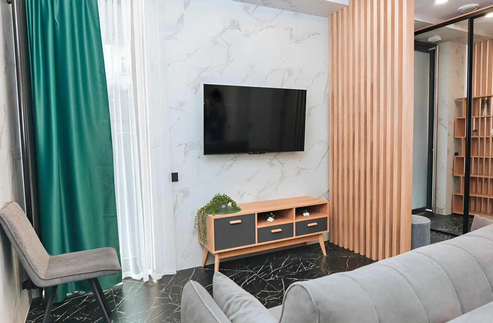 Апартаменты в Центре Сочи 10 Минут до Моря АК Архитектор с Террасой и Двумя Отдельными Спальнями Люкс