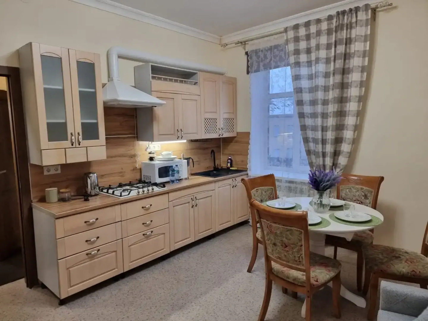 Апартаменты у Кремля и Золотой Набережной