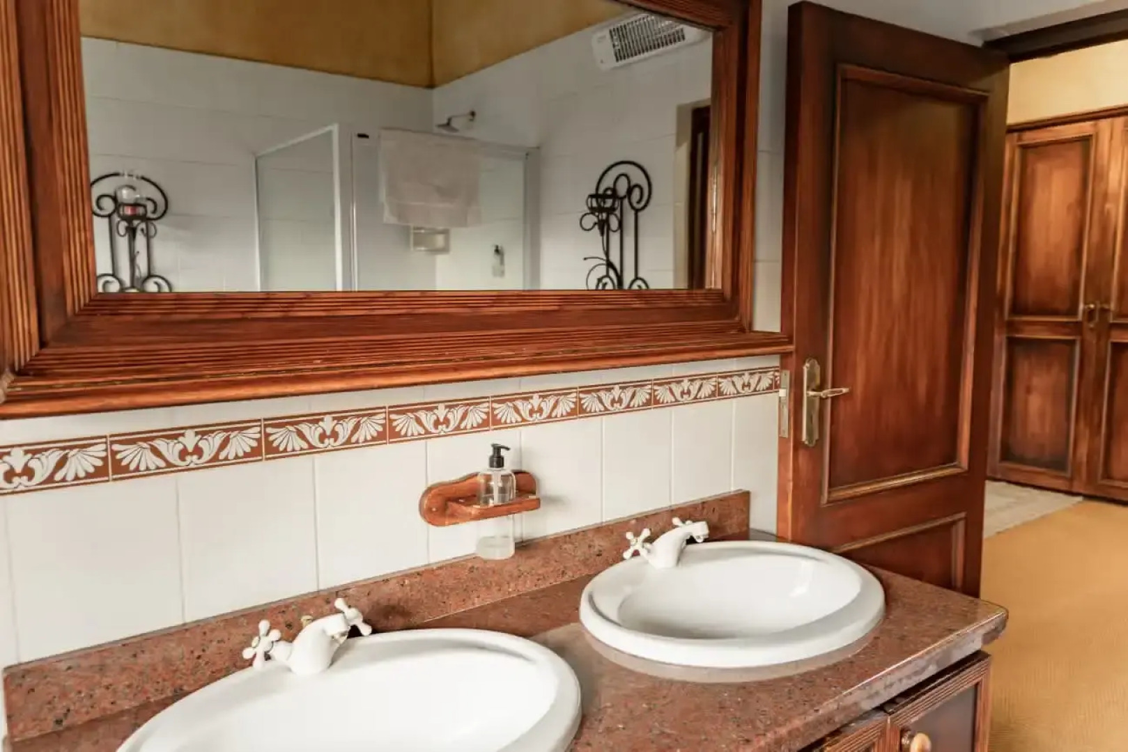 Отель Belvedere Estate