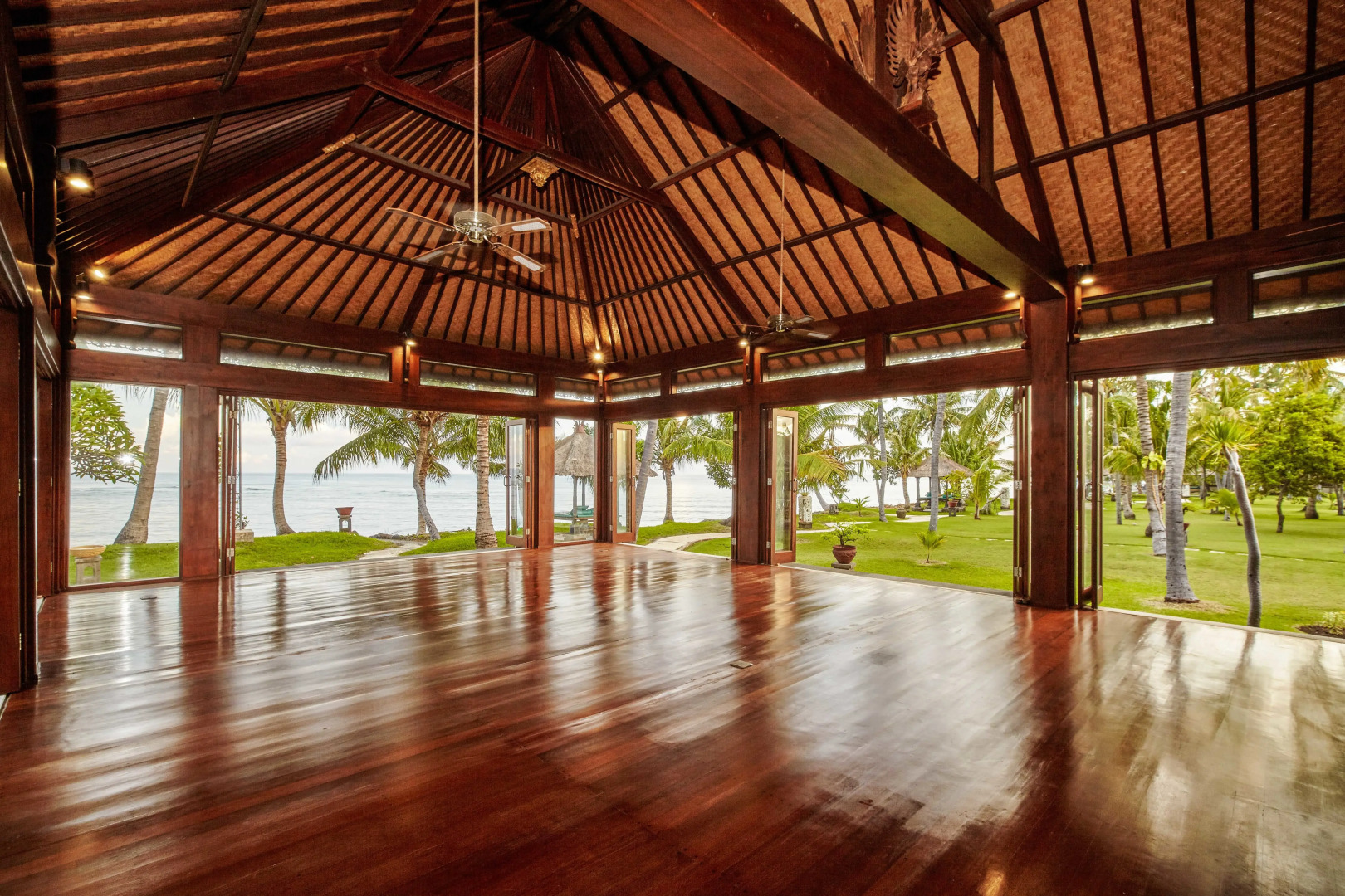 Hotel Puri Bagus Lovina