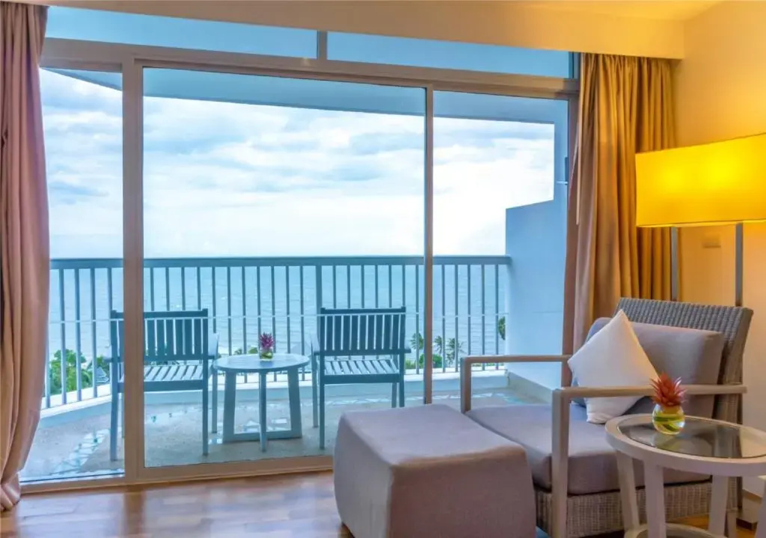 Отель Radisson Resort & Spa Hua Hin