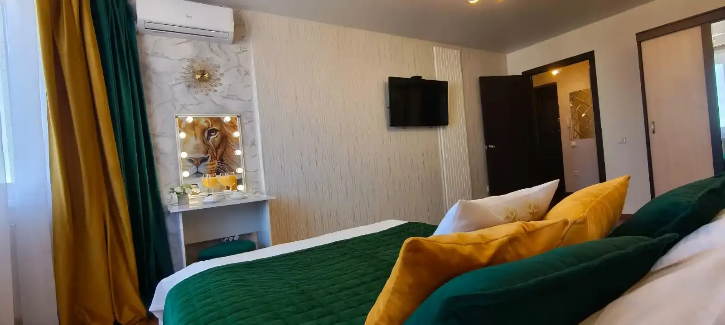 Апартаменты в Университетском Изумруд Lion Apart