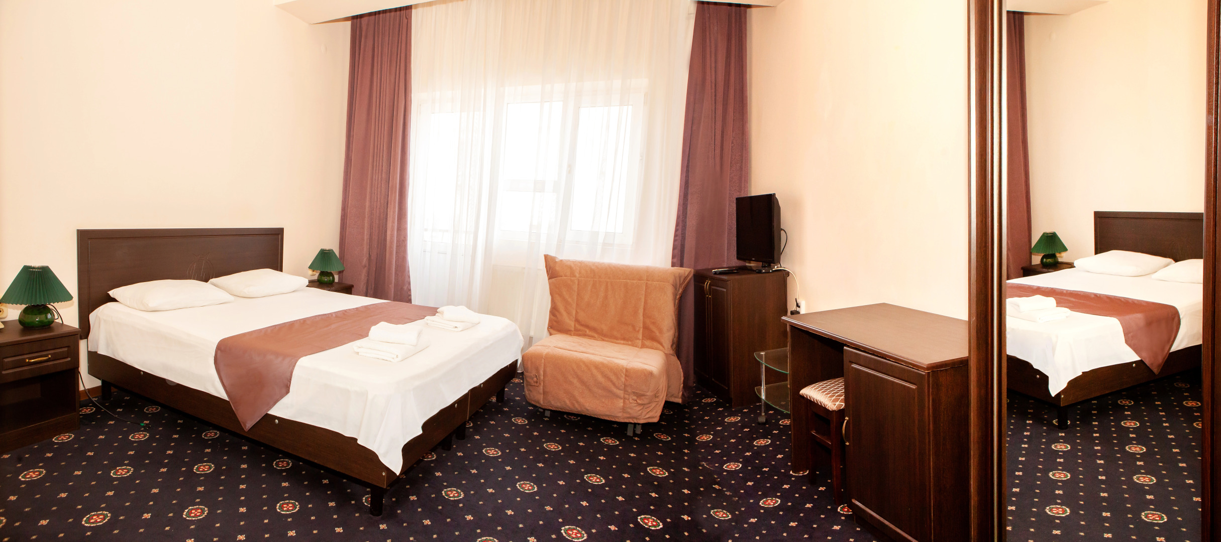 Отель Максимус