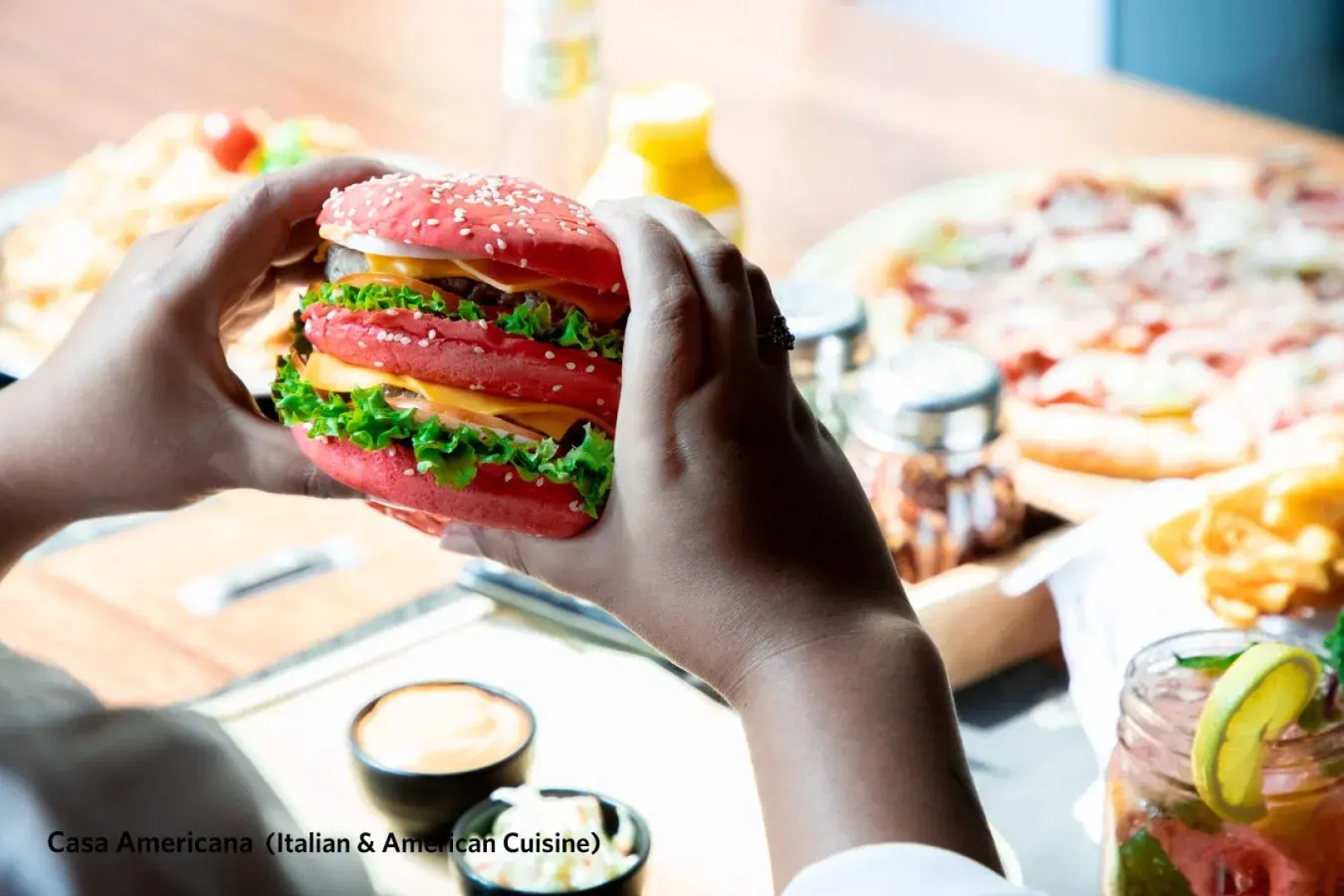 Отель Kingsgate Canal