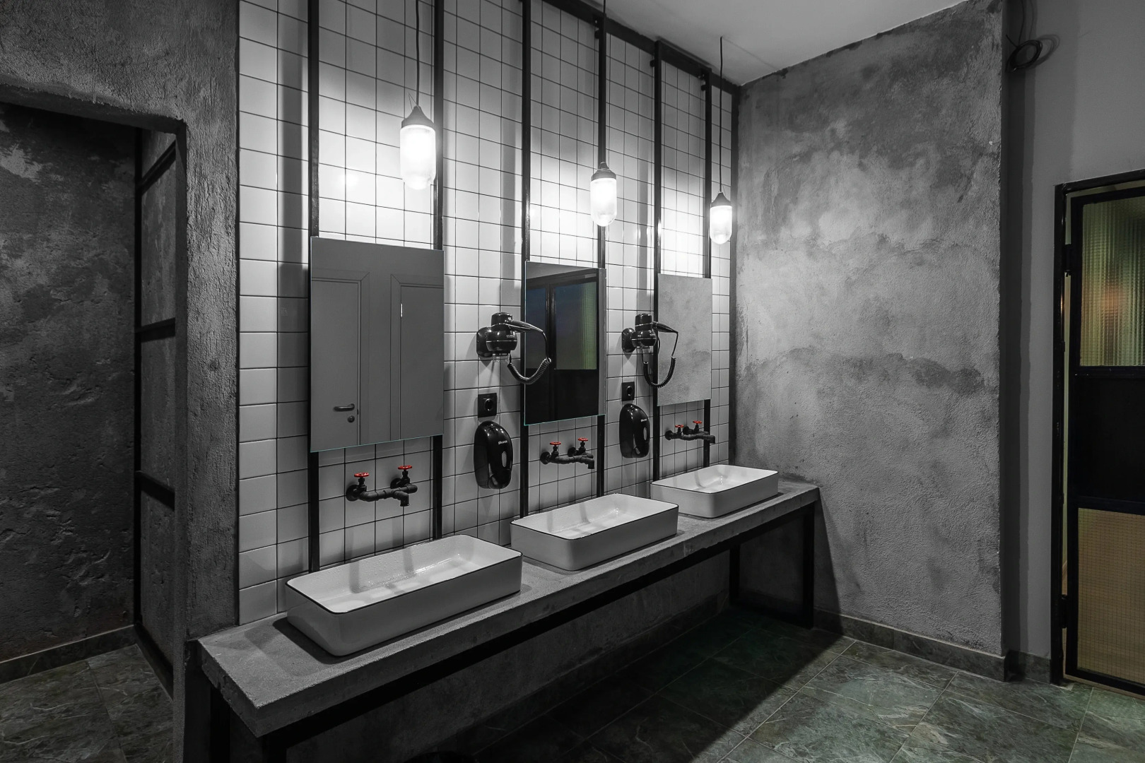 Хостел Roof Capsules