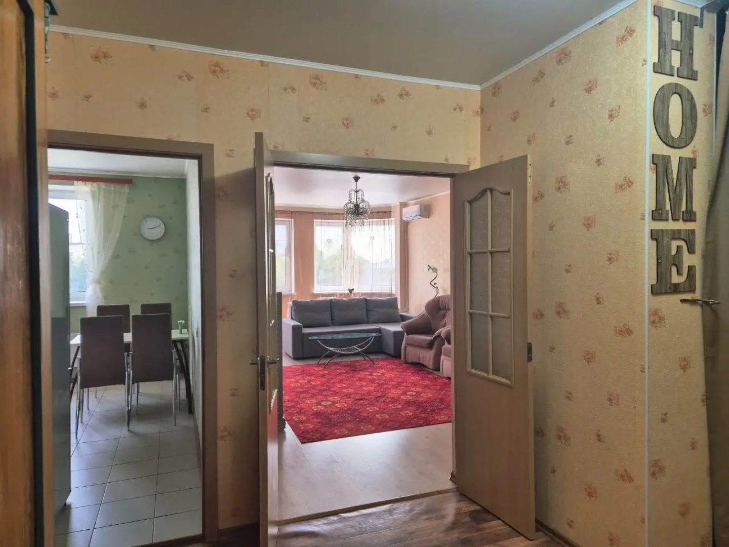 Квартира Просторная квартира с эркером в центре города-героя