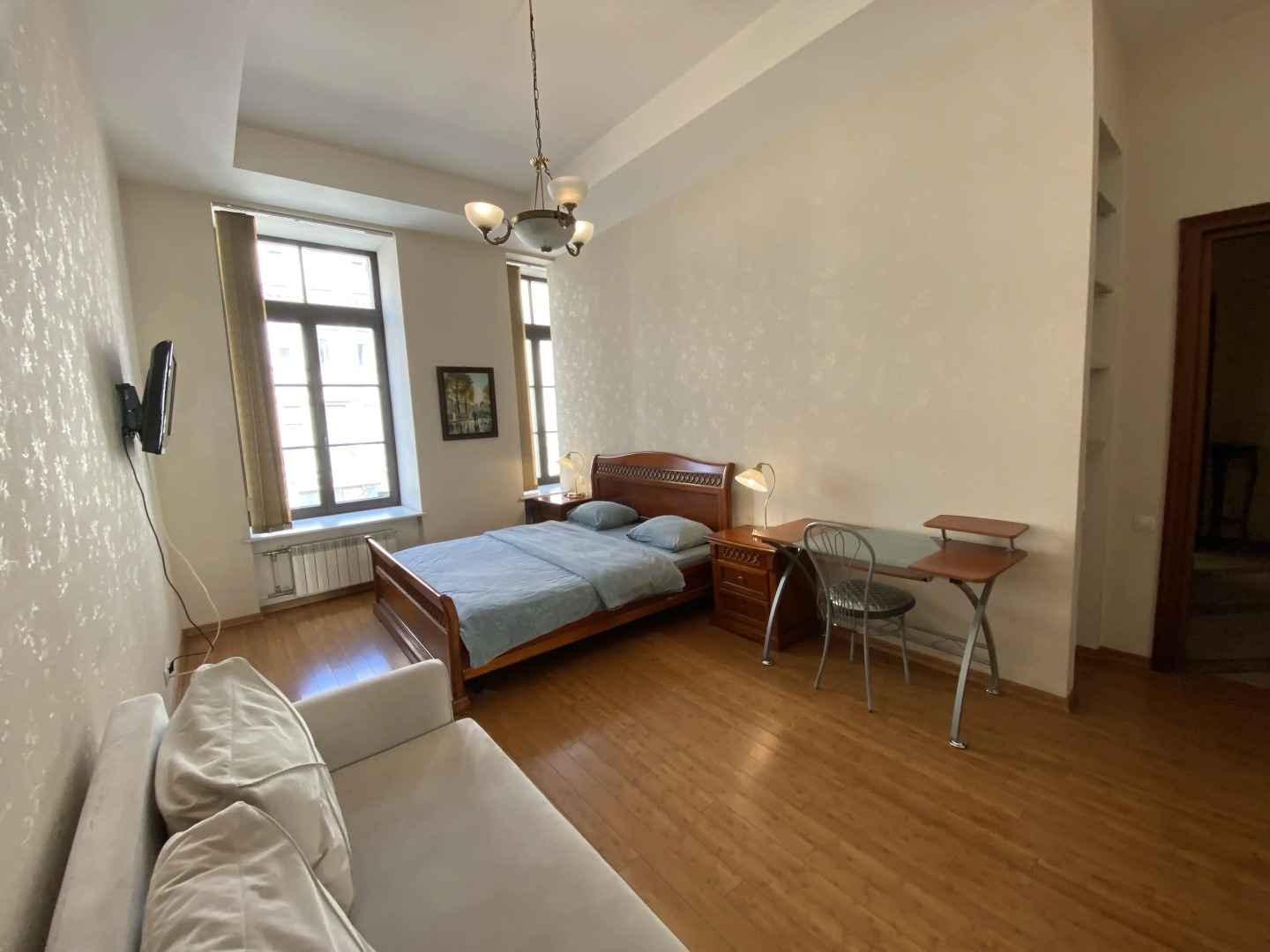 Современная квартира Невский 13 с балконом и парковкой