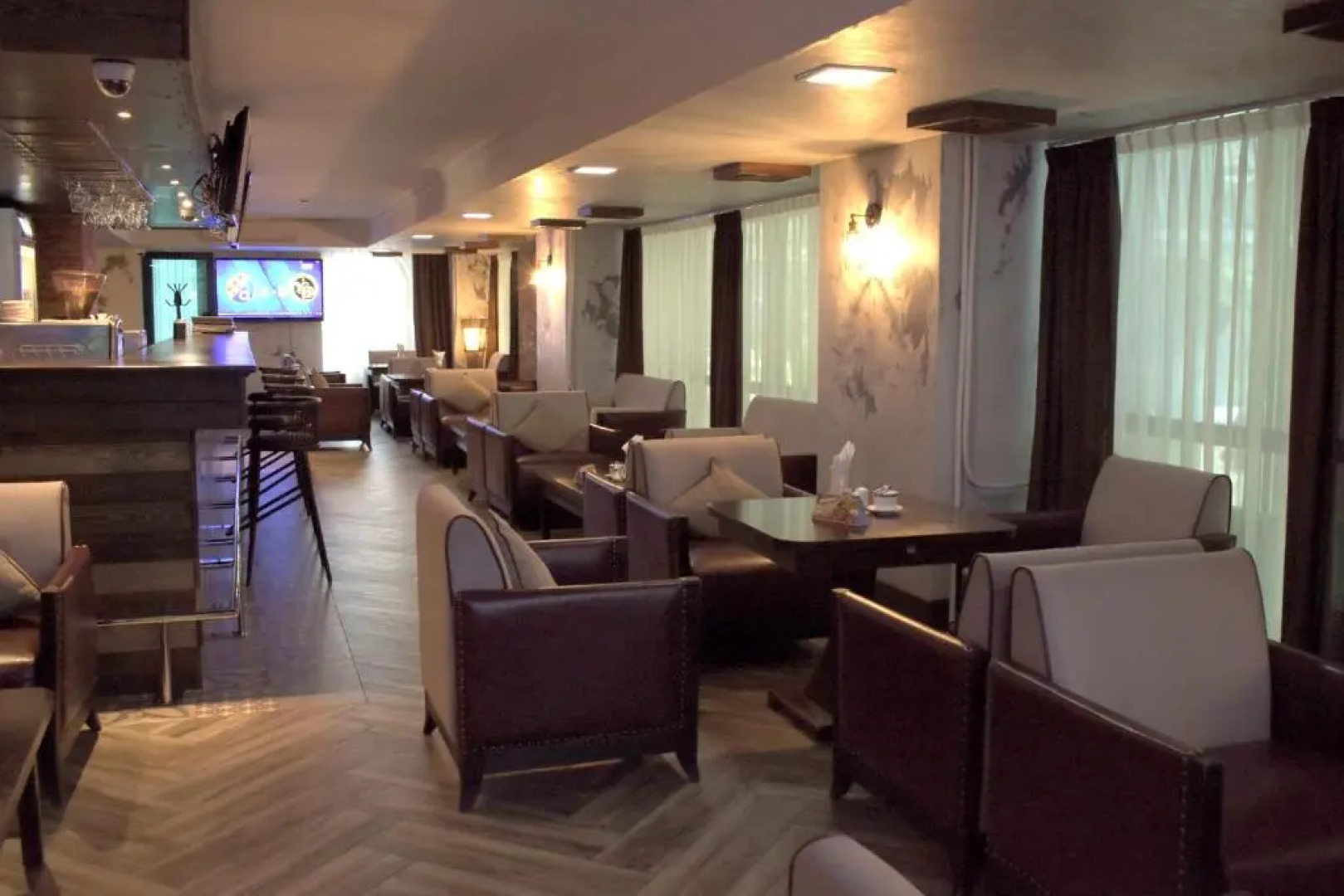 Отель Шайни Ривер