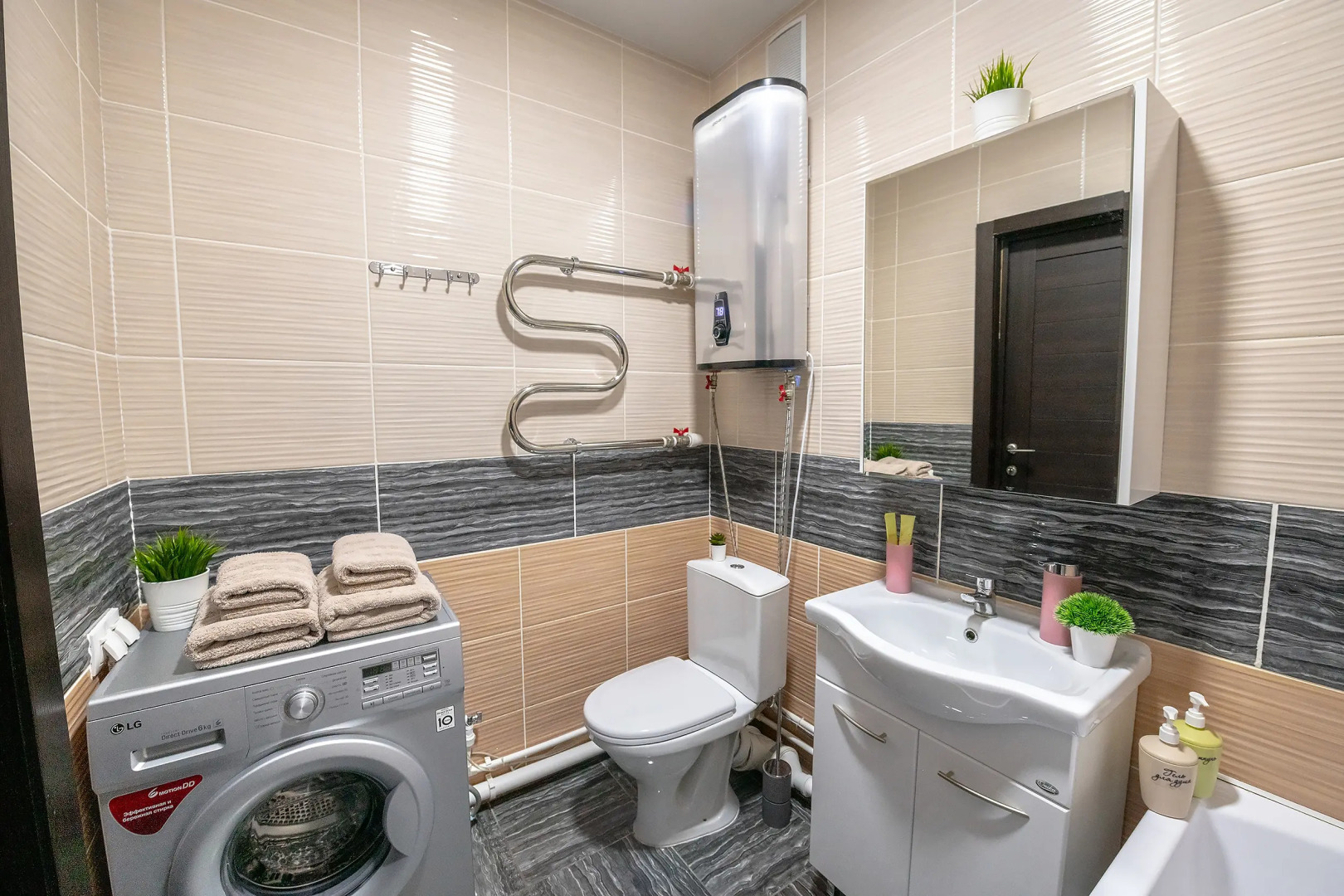 Апартаменты TopHouse на Можжевеловой 18, 2 этаж Двухкомнатные