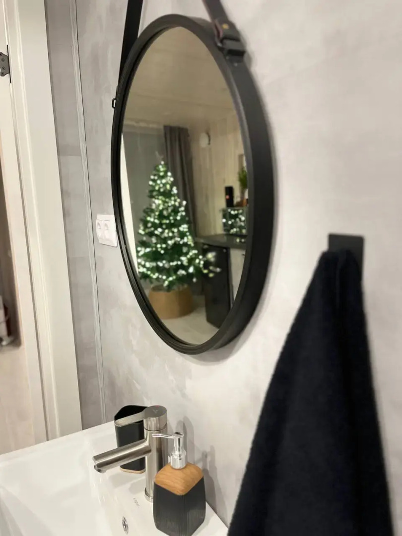 Частный дом  Belov House  с панорамным остеклением у леса