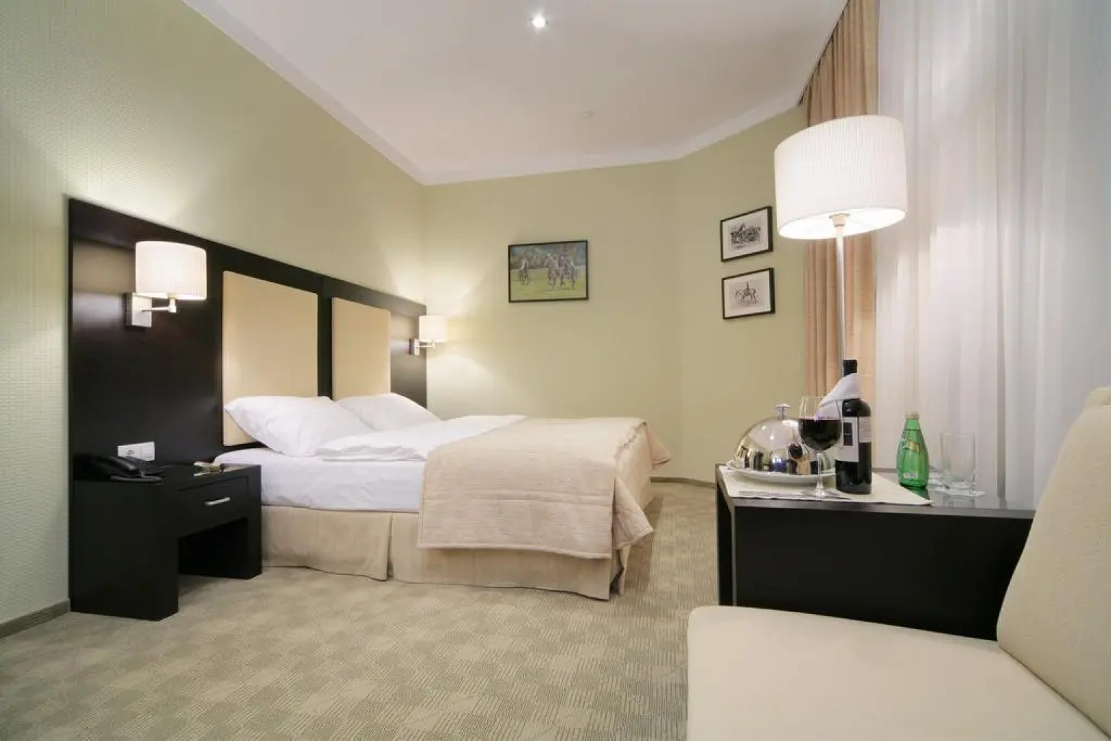 Отель Сенатор