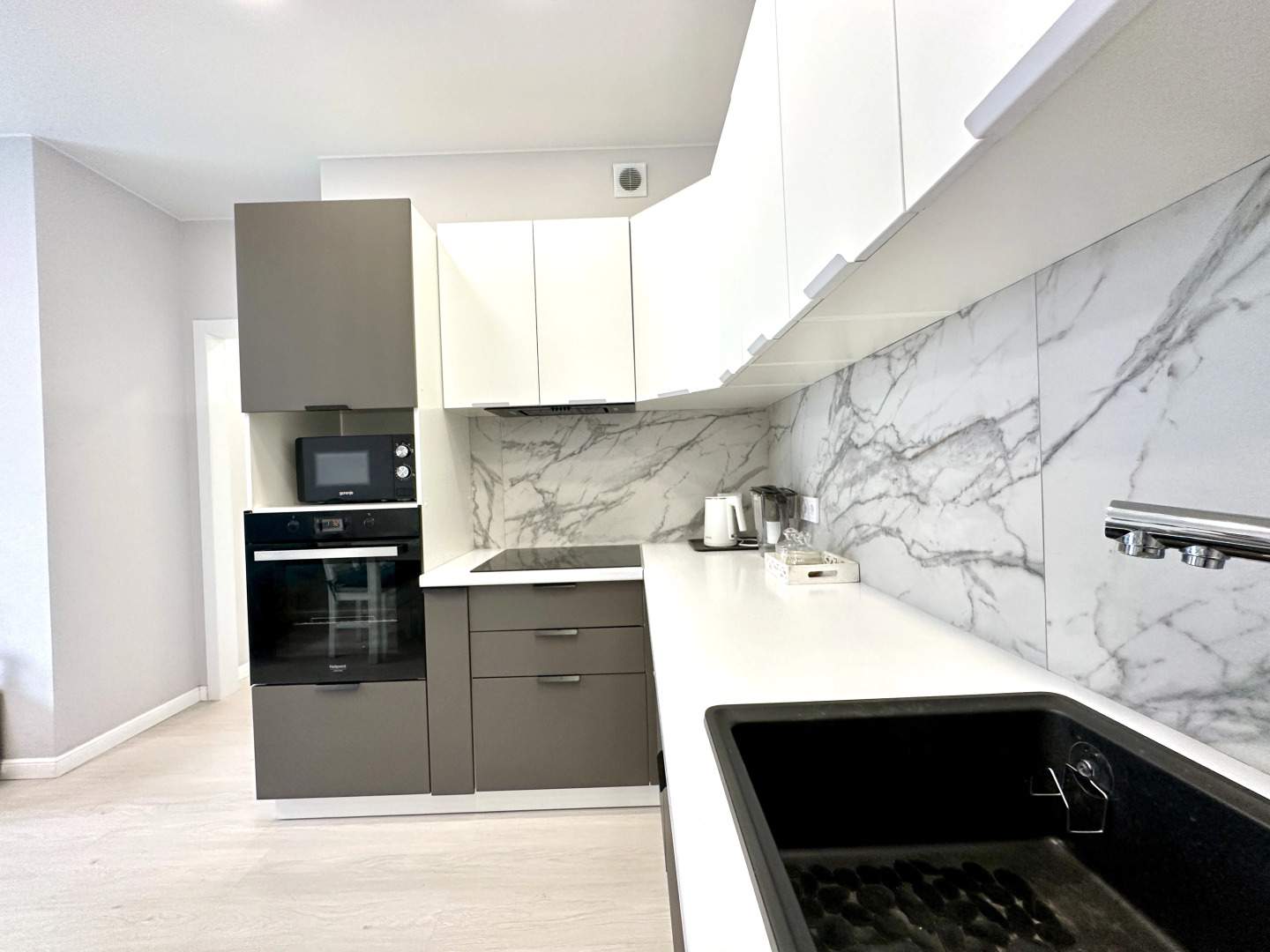 Апартаменты Люкс Аквамарин с дизайнерским ремонтом, для большой семьи