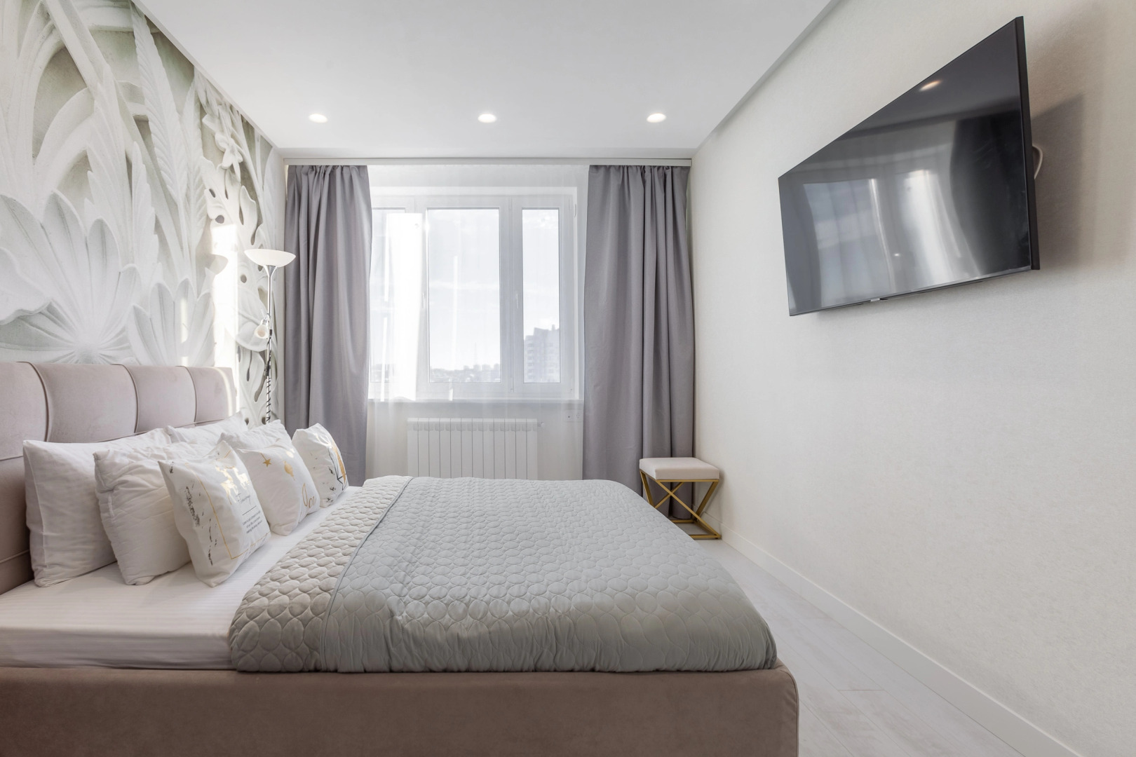 Апартаменты Дизайнерские Апарименты с видом на настоящую Космическую Ракету Союз в Центре Самары