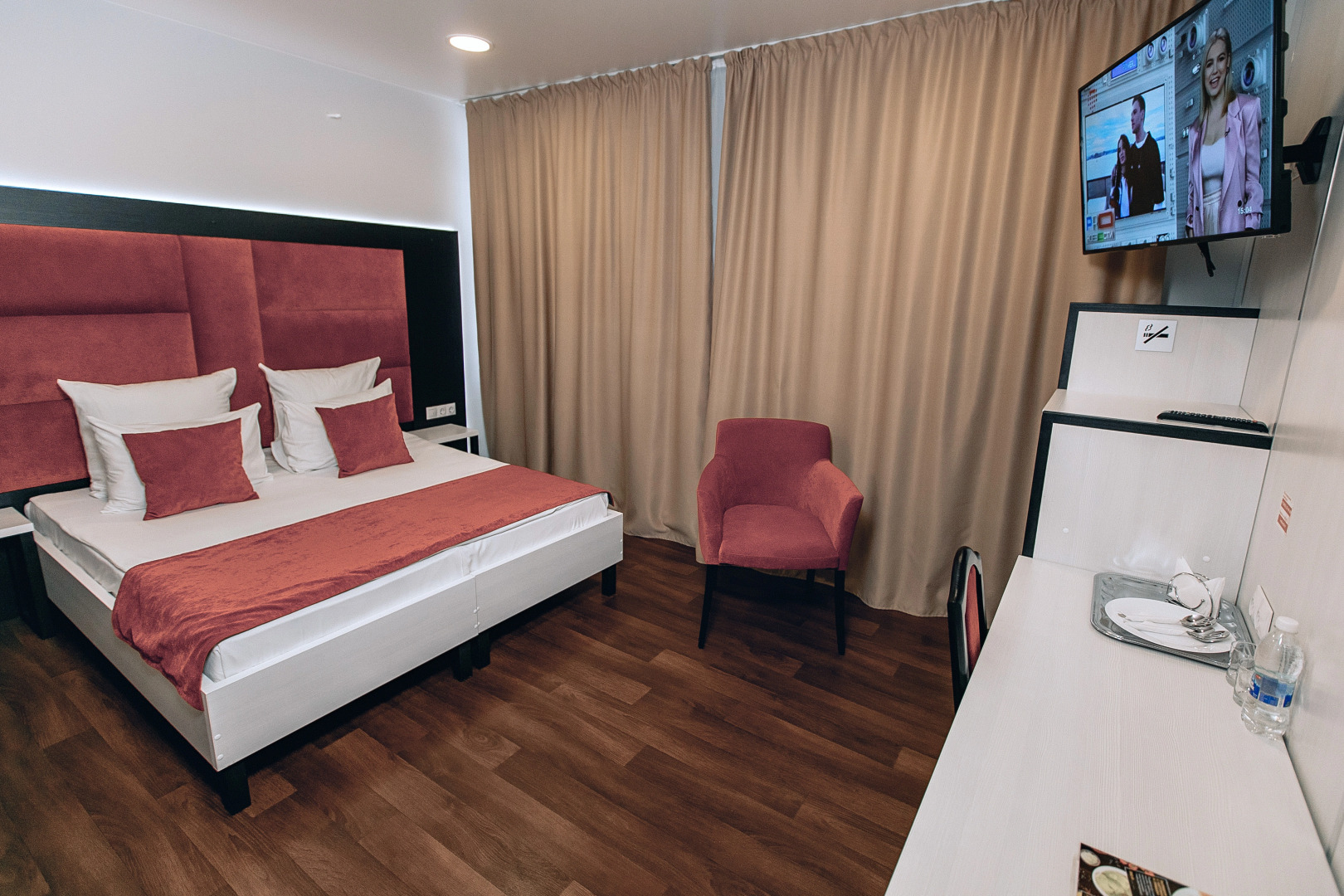 Отель RedFox в центре