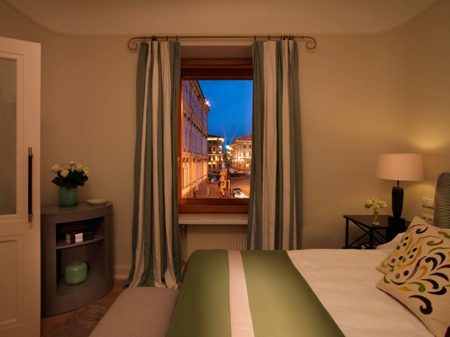 Отель Астория