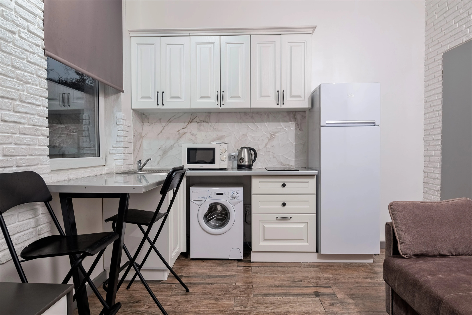 Отель Манжари