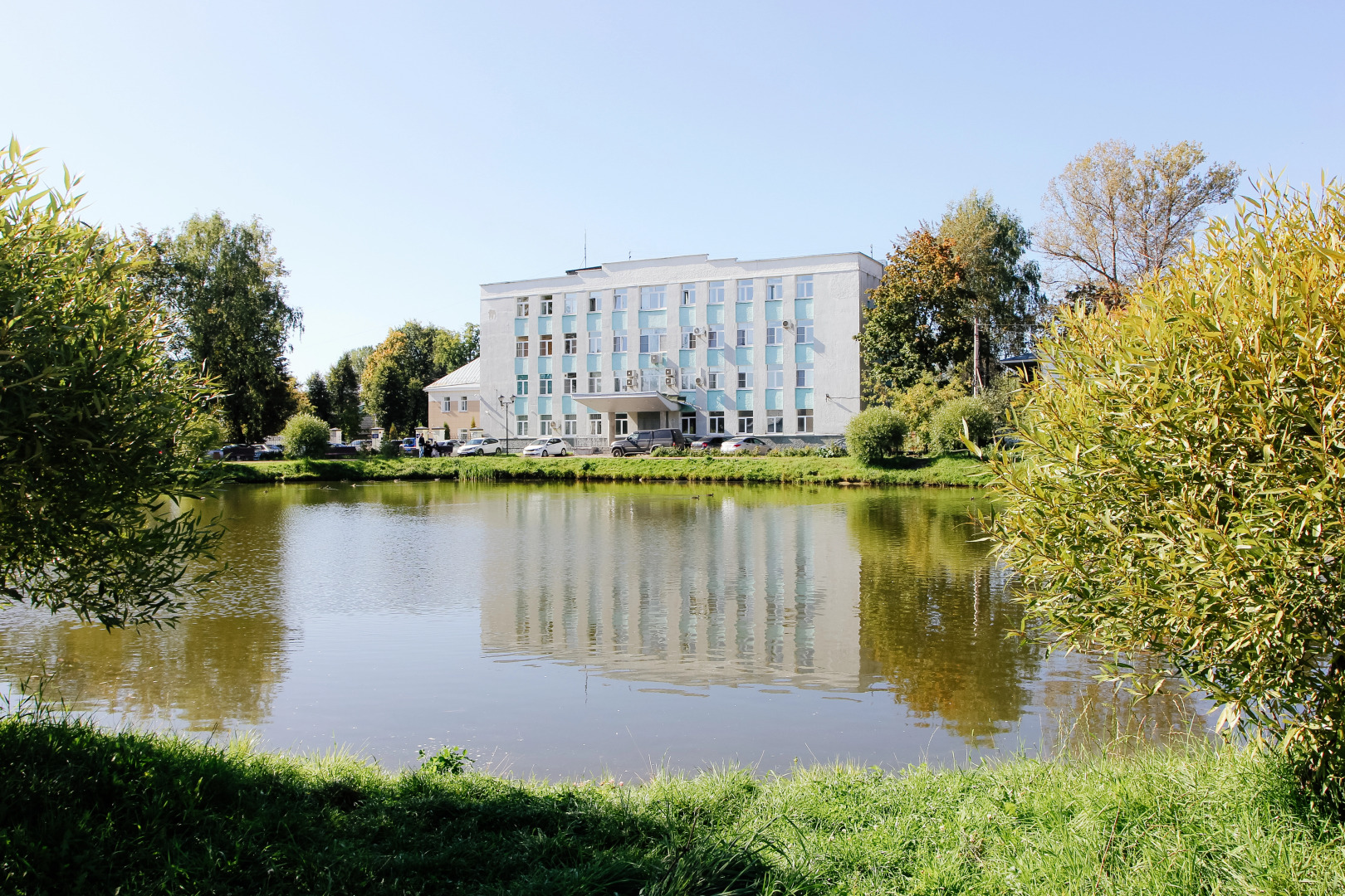 Апартаменты в центре с видом на пруд