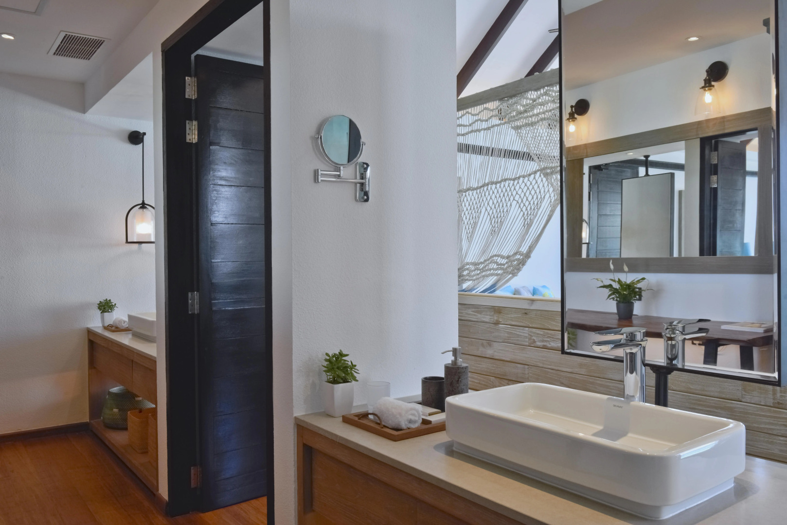 Grand Park Kodhipparu Hotel