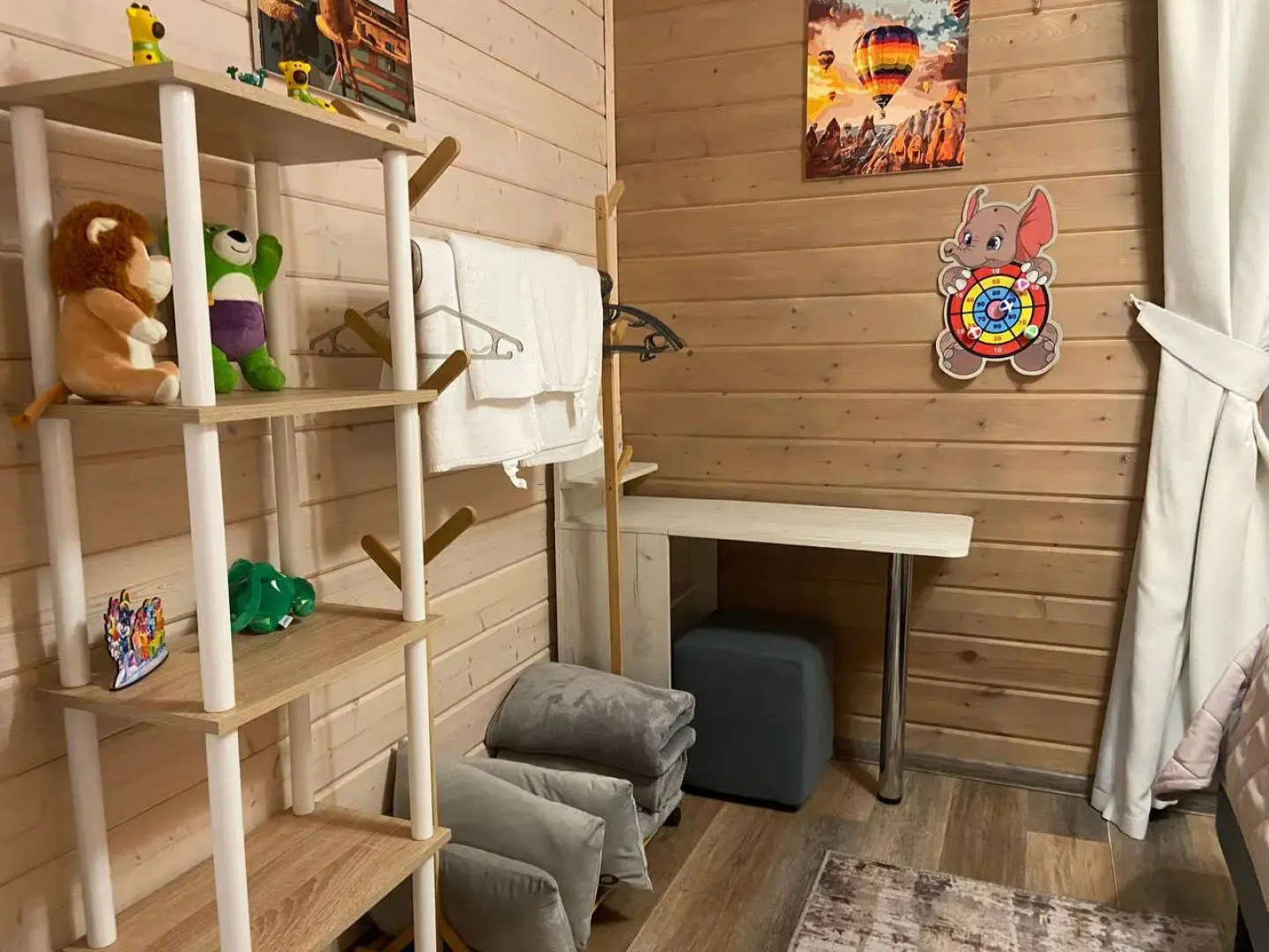 Частный дом комфортный со столом для пинг-понга и батутом