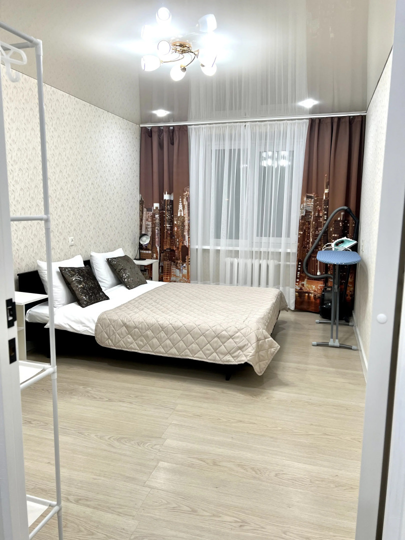 Квартира Двухкомнатная на Айской