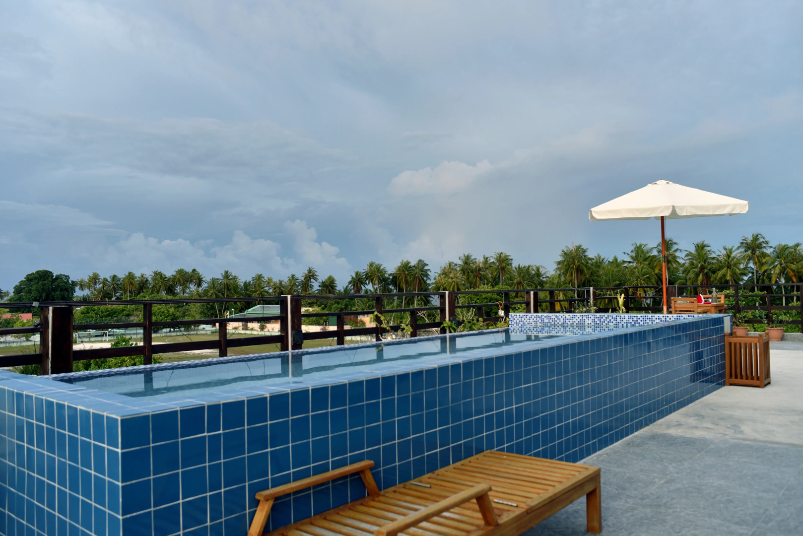 Отель Grand Beach Dhigurah