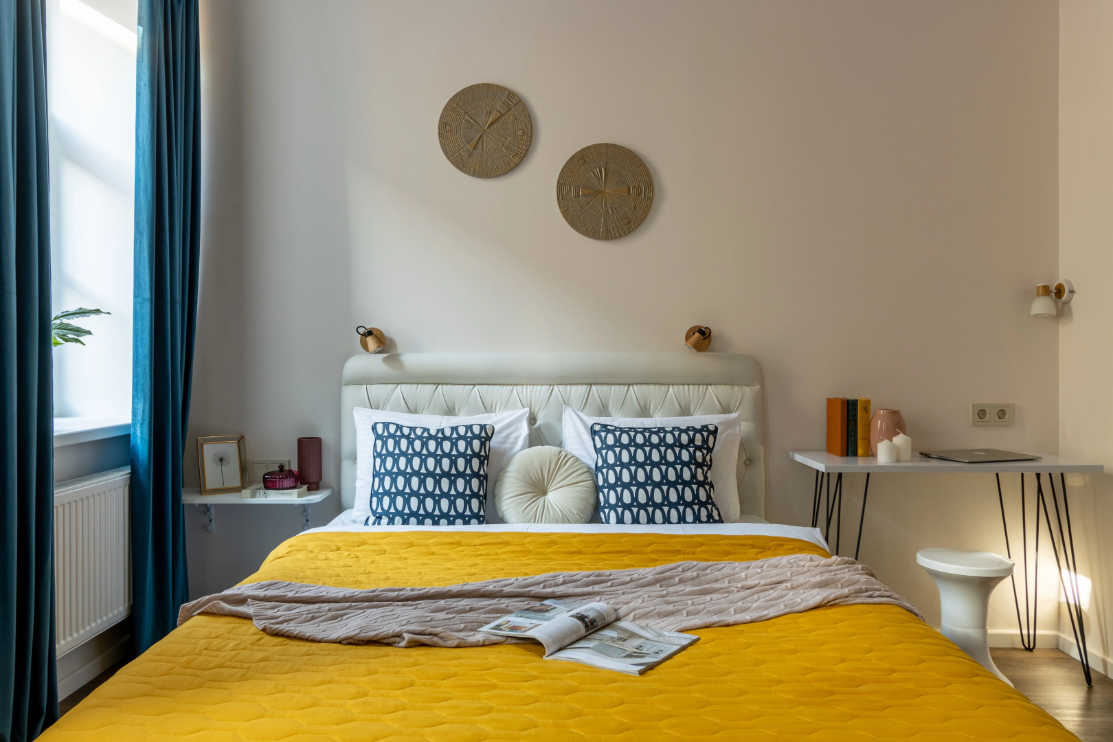 Апартаменты Beige apartment in a historic building in the city center