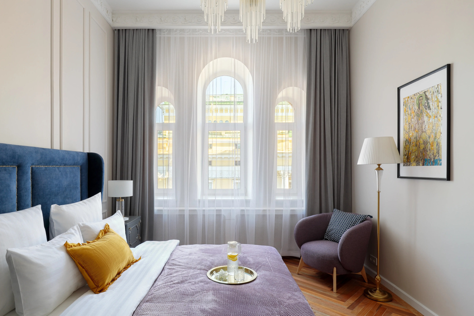 Апартаменты Minin Apartments с видом на Александринский Театр 130 кв.м.