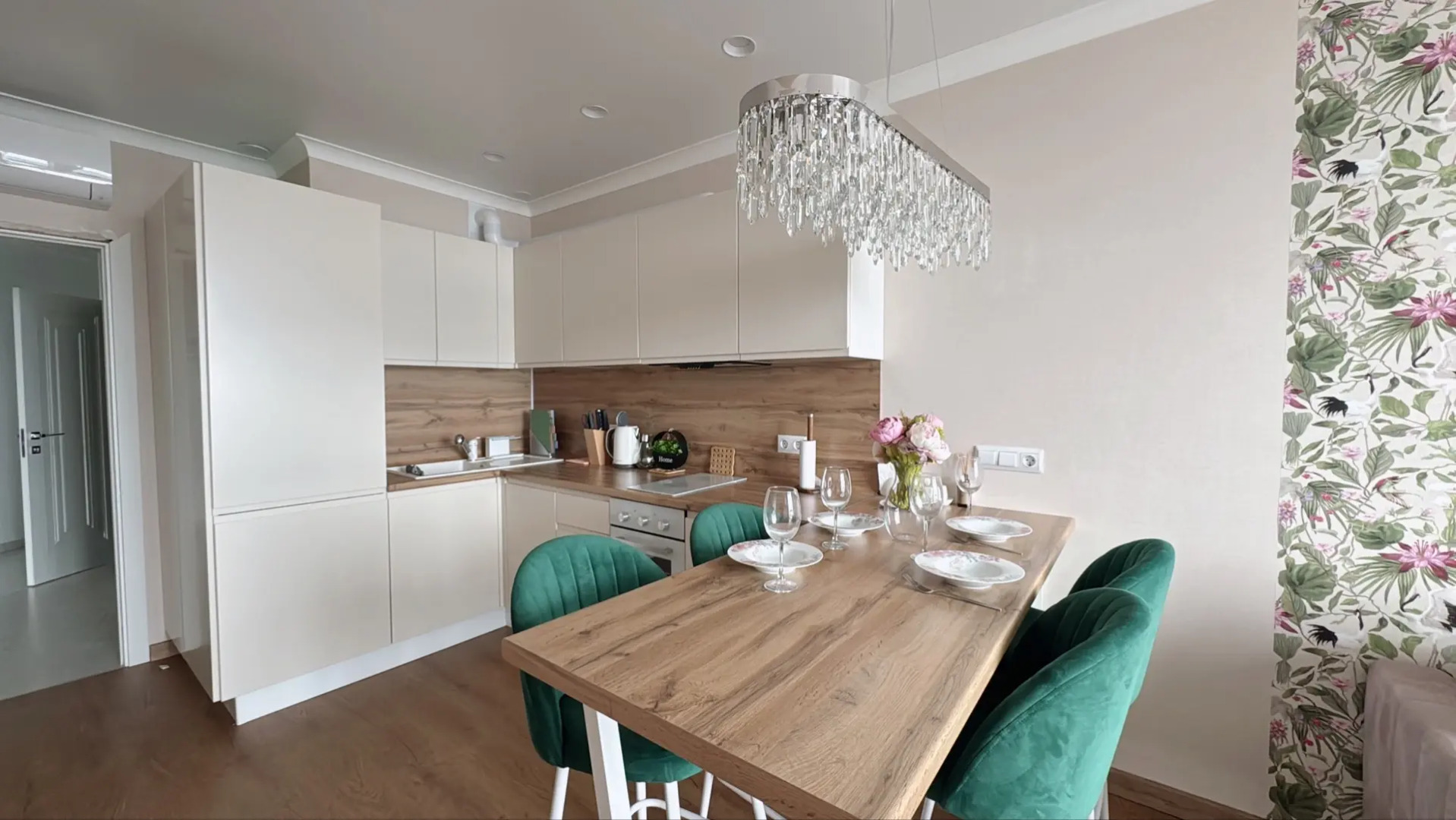 Апартаменты двухкомнатные MorskayaSimfonya-2 люкс с панорамой на море бассейном