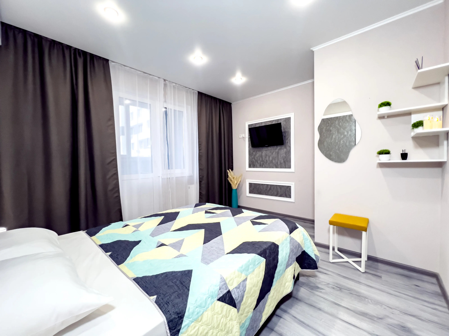 Апартаменты еЖИВИка Автомобилистов 13