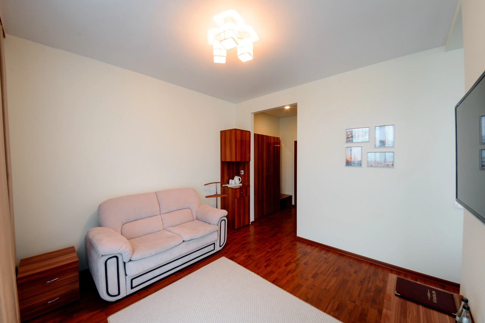 Отель Метрополис