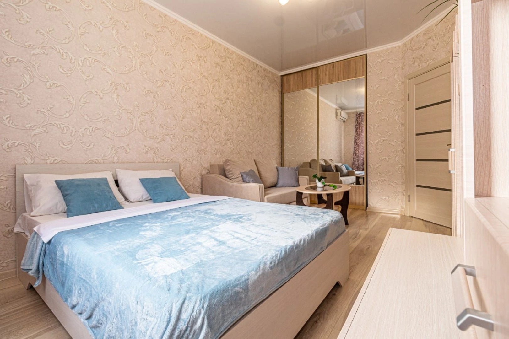 Апартаменты с Новым Ремонтом Возле Парка Галицкого