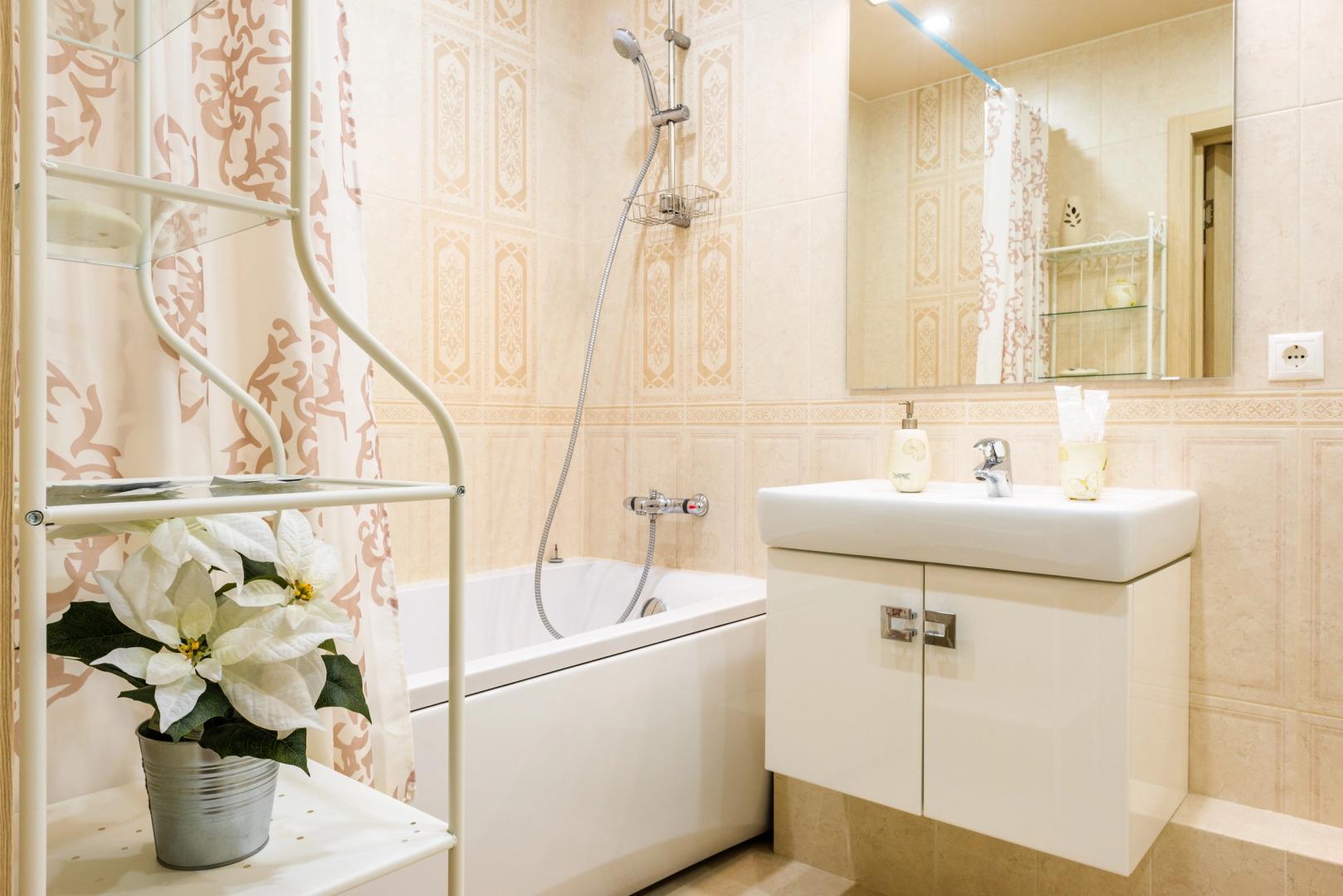 Апартаменты Трамвайный переулок 2/1