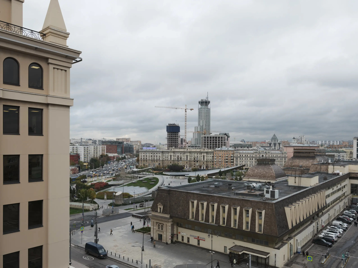 Квартира Элегантная Без Компромиссов с паркингом в ЖК Бизнес-класса в Центре Москвы