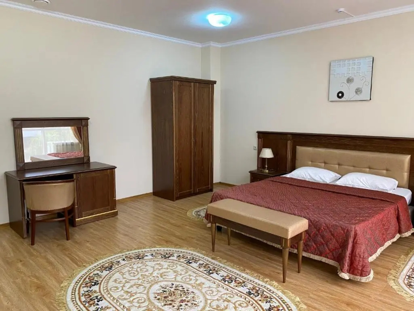 Отель Continent