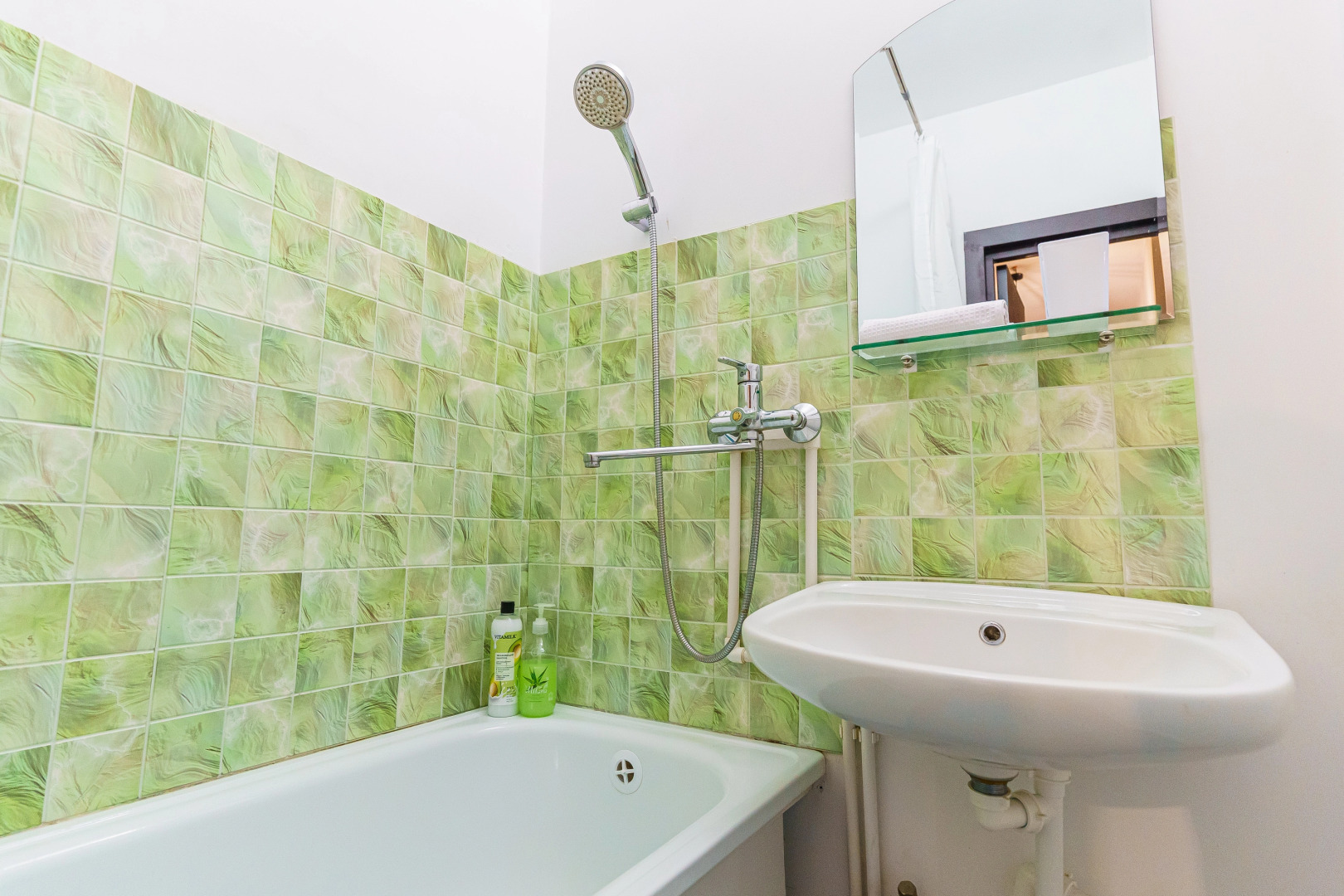 Апартаменты двух-комнатные в центральном районе Новороссийска от LetoApart