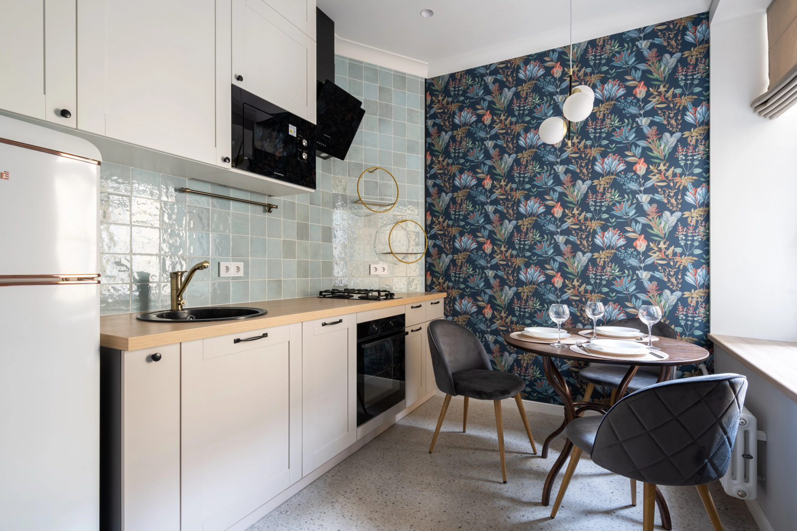 Апартаменты LetYourFlat Empire