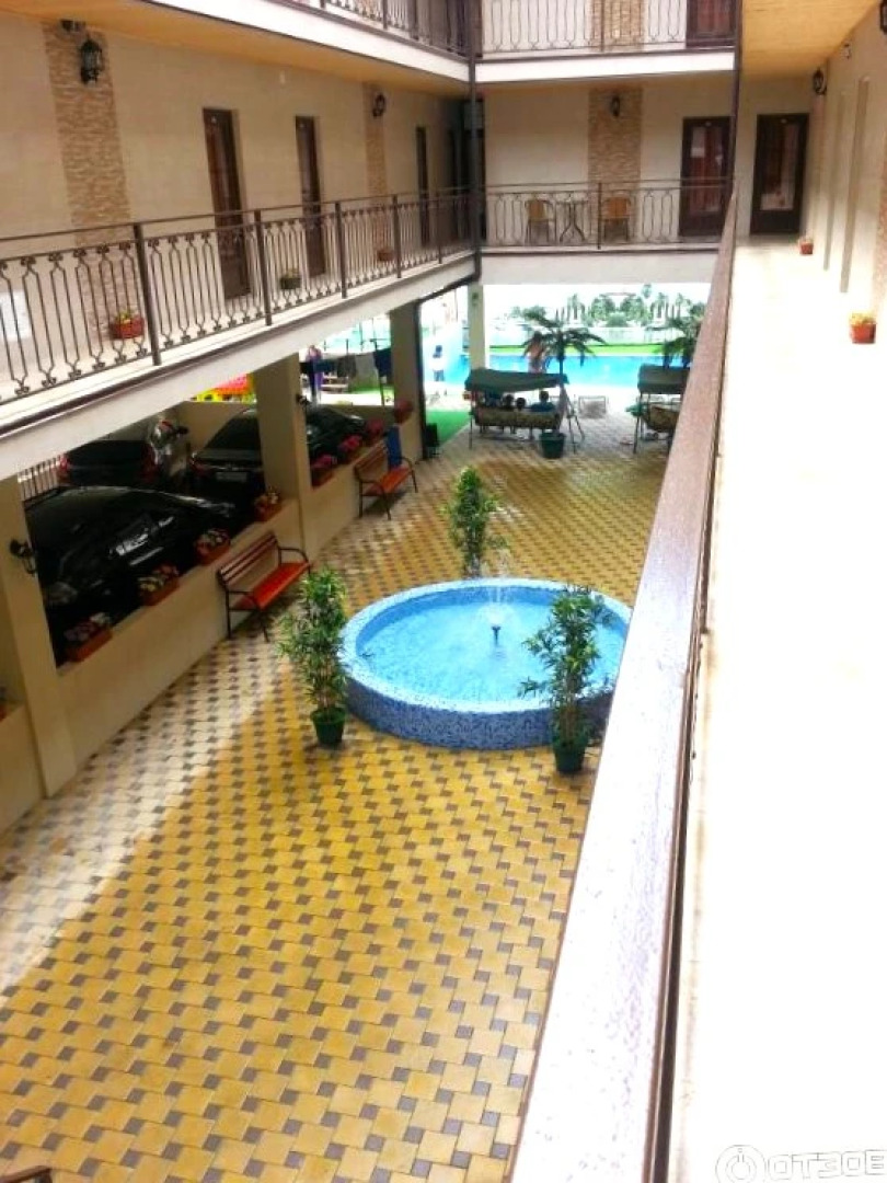 Отель Атриум