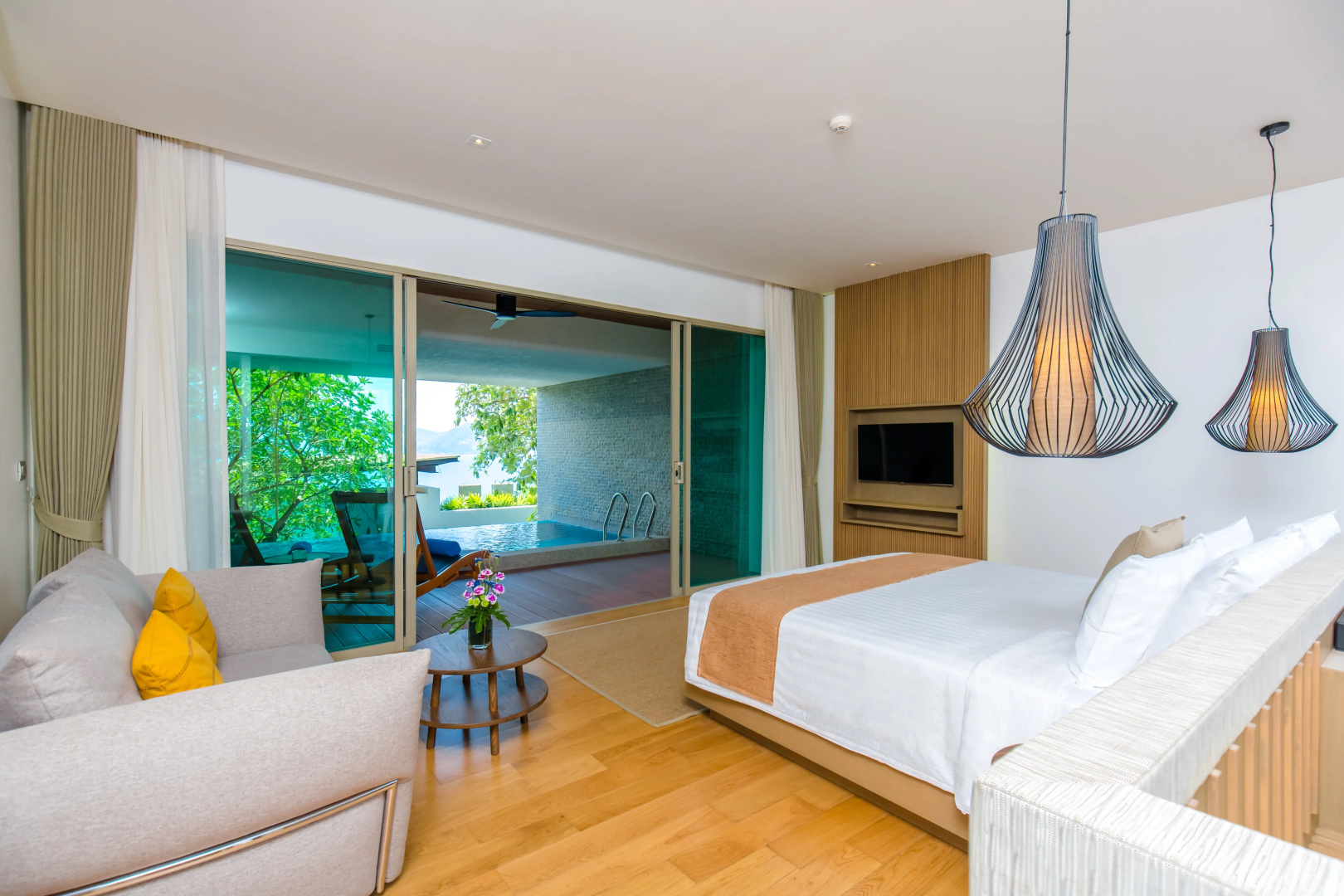Отель Wyndham Grand Phuket Kalim Bay