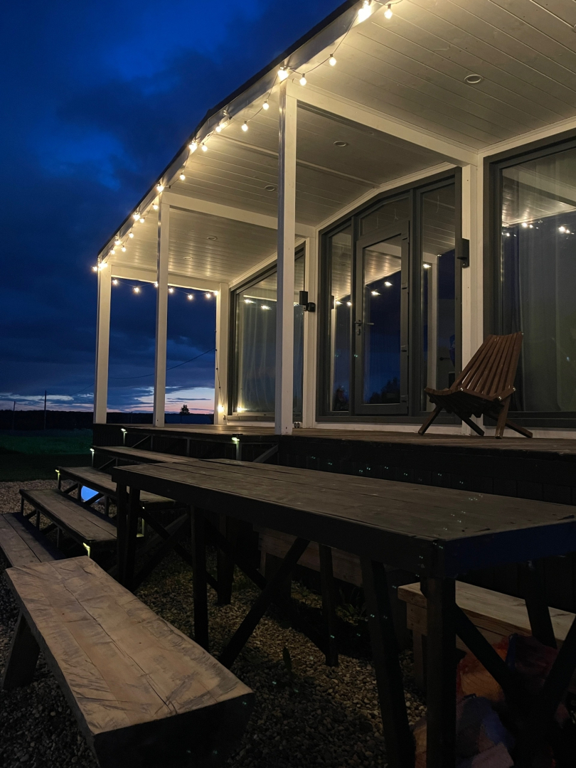 Частный дом  Belov House  с панорамным остеклением у леса