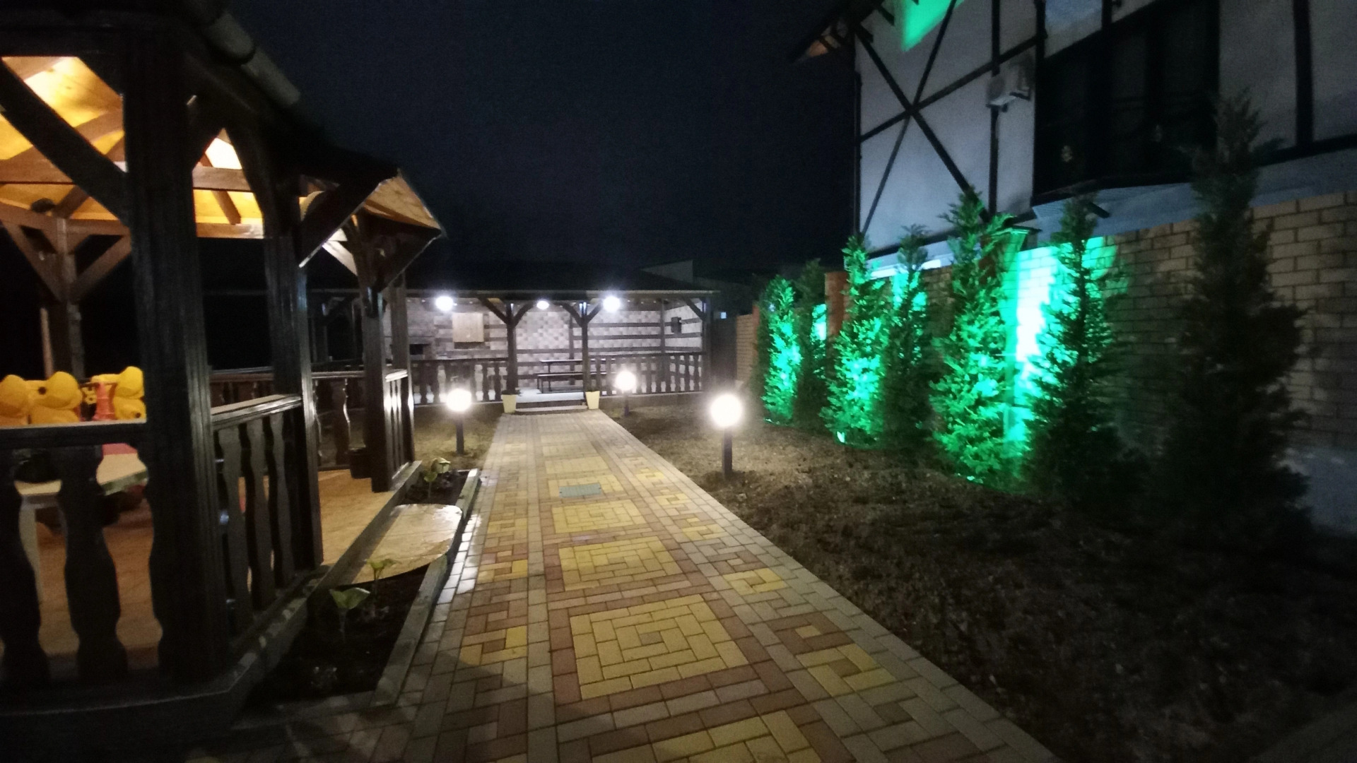 Частный дом Veles House Дружбы 15