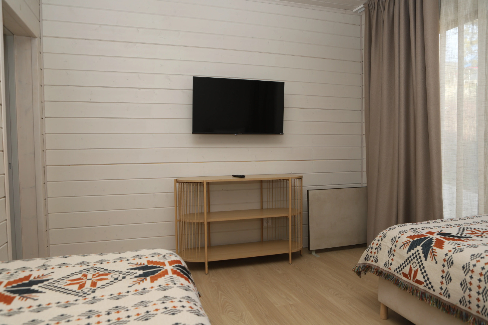 Частный дом Двухэтажный барнхаус с видом на горы