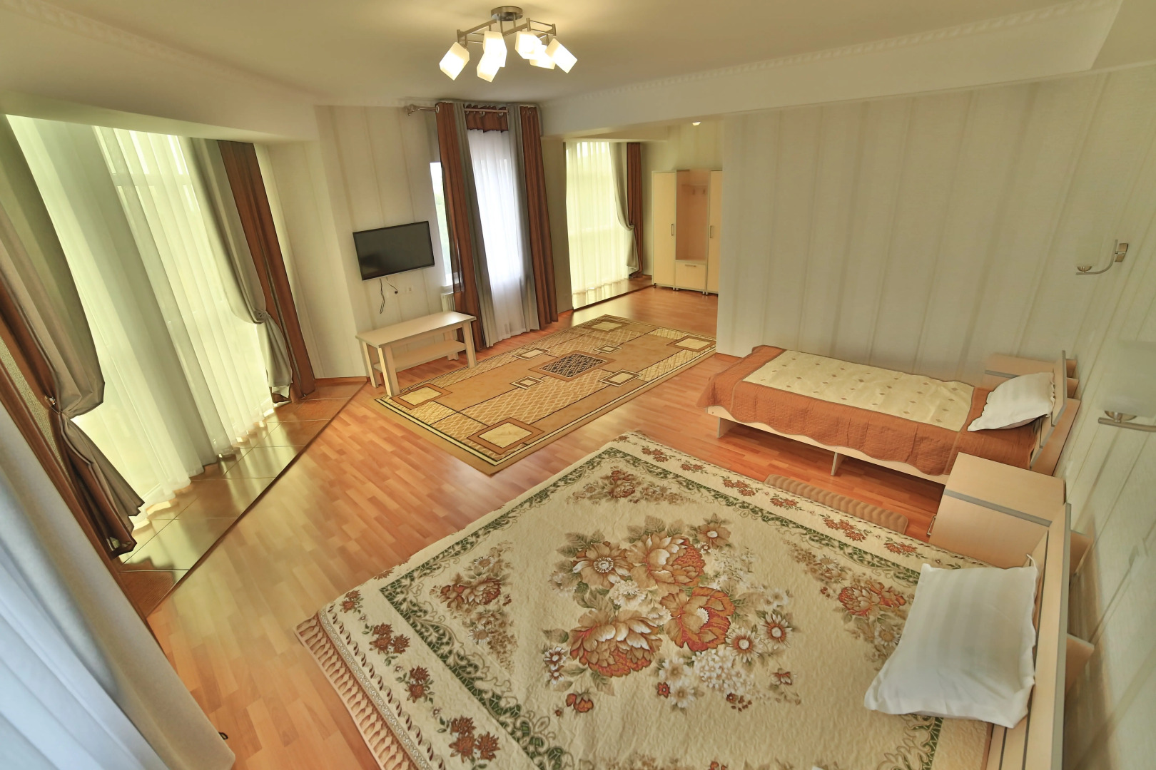 Отель Караван