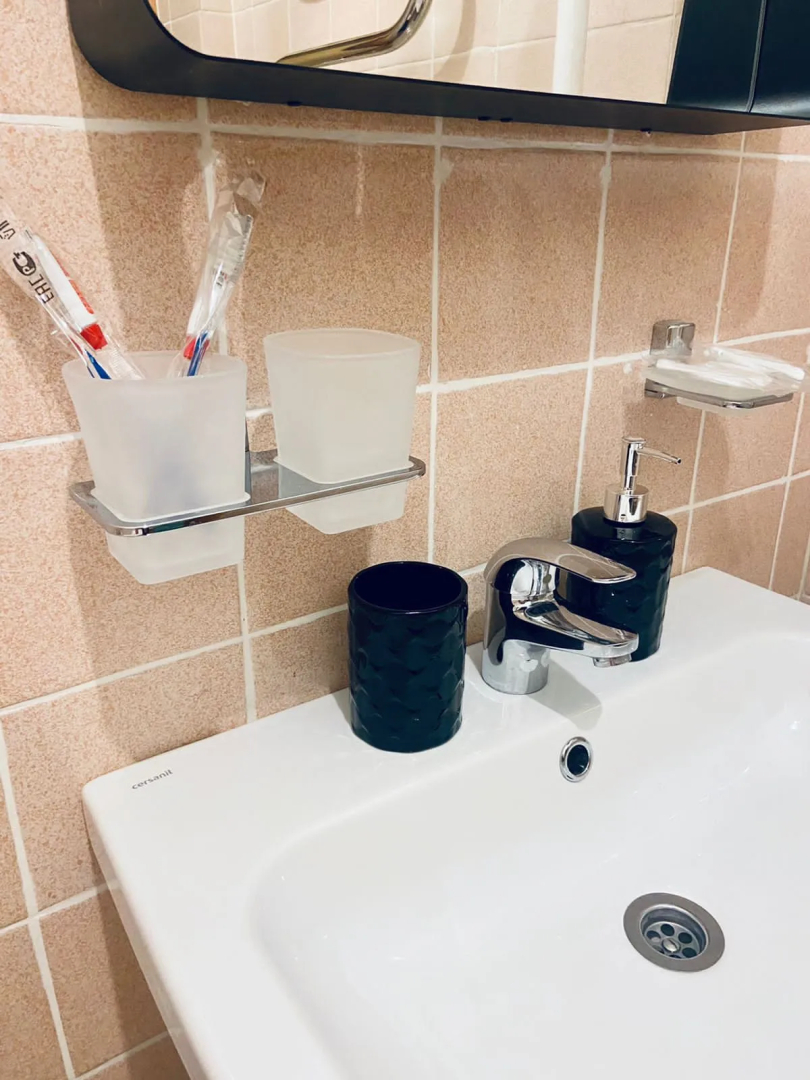 Апартаменты 2х комнатная квартира в Сталинке с 3х метровыми потолками у метро