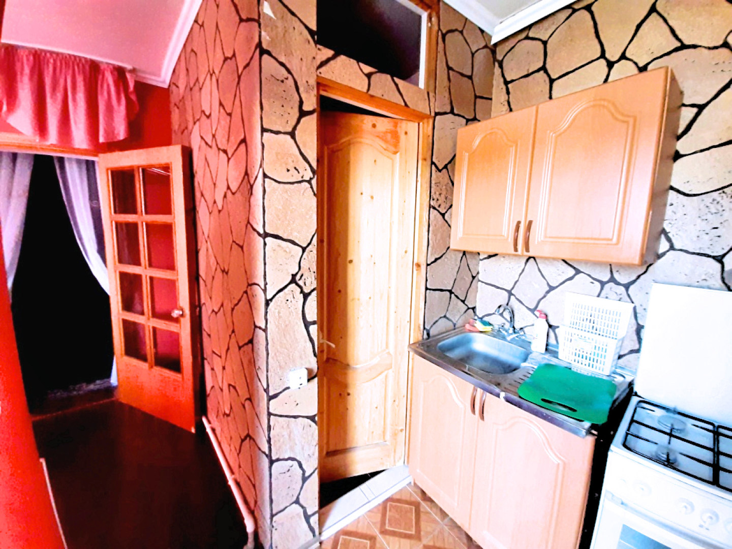 Квартира двухкомнатная на втором этаже