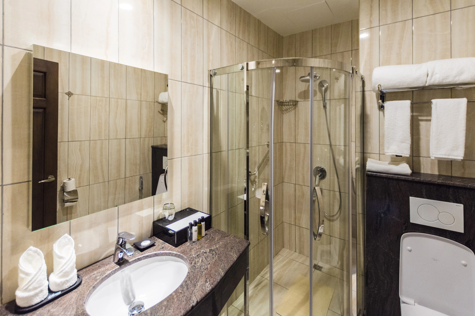 Отель The Athena