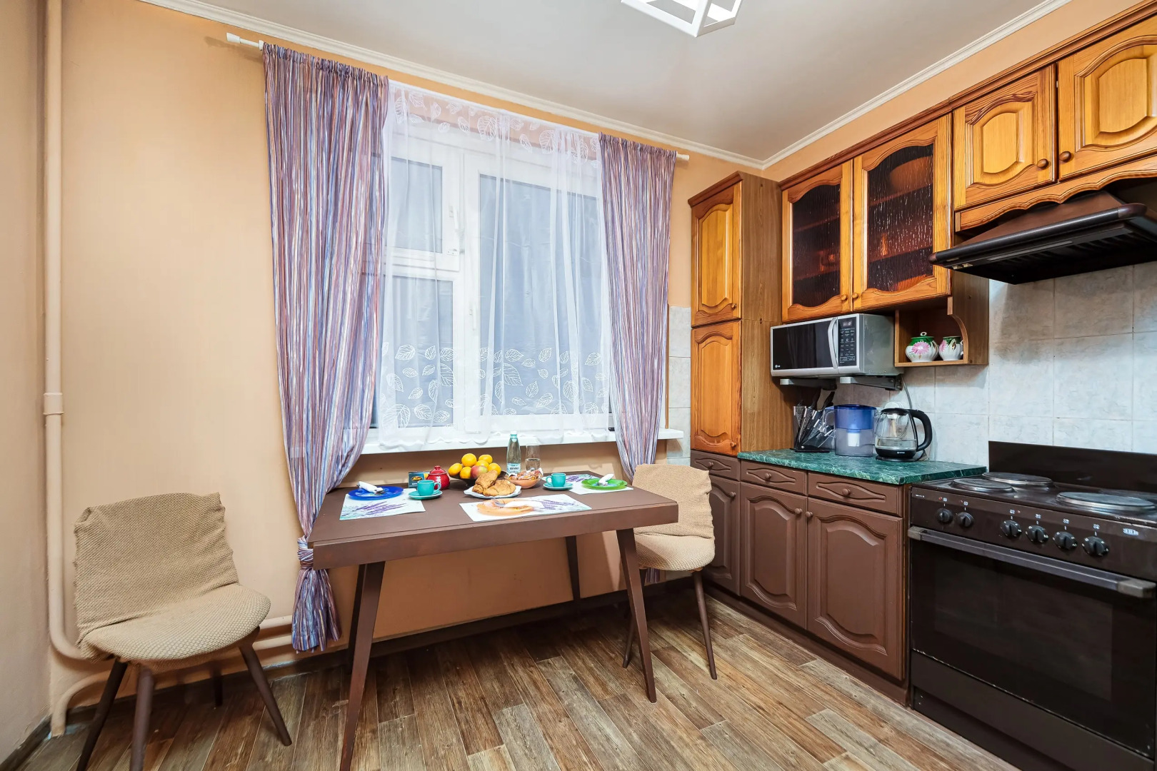 Апартаменты Семейная Квартира на 6 человек м.Домодедовская