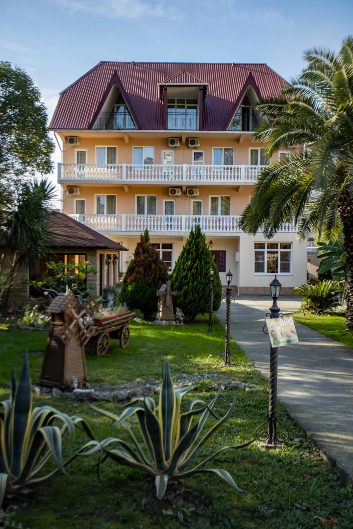 Akatsiya Guest House