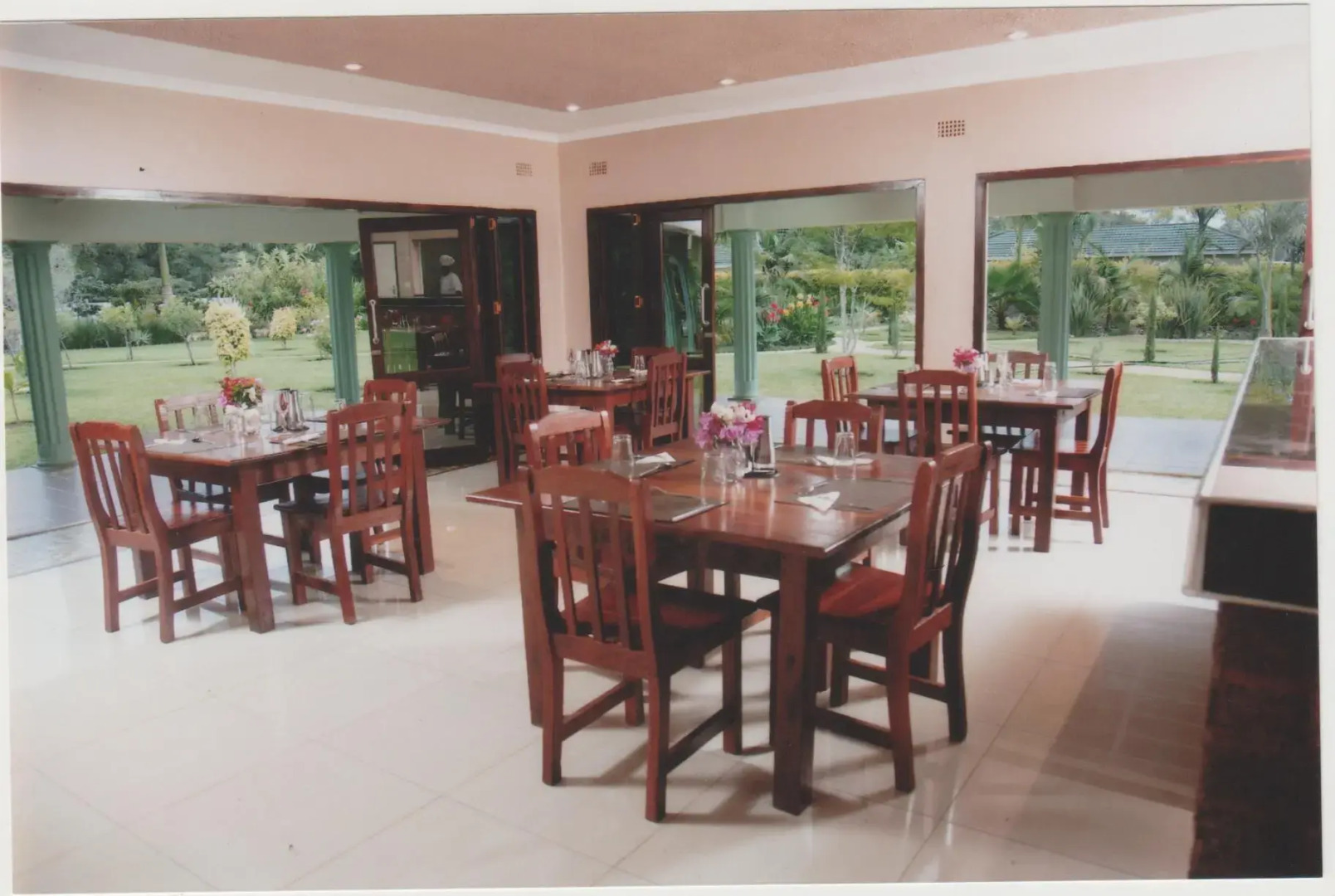 Отель Khayalethu Garden Lodges