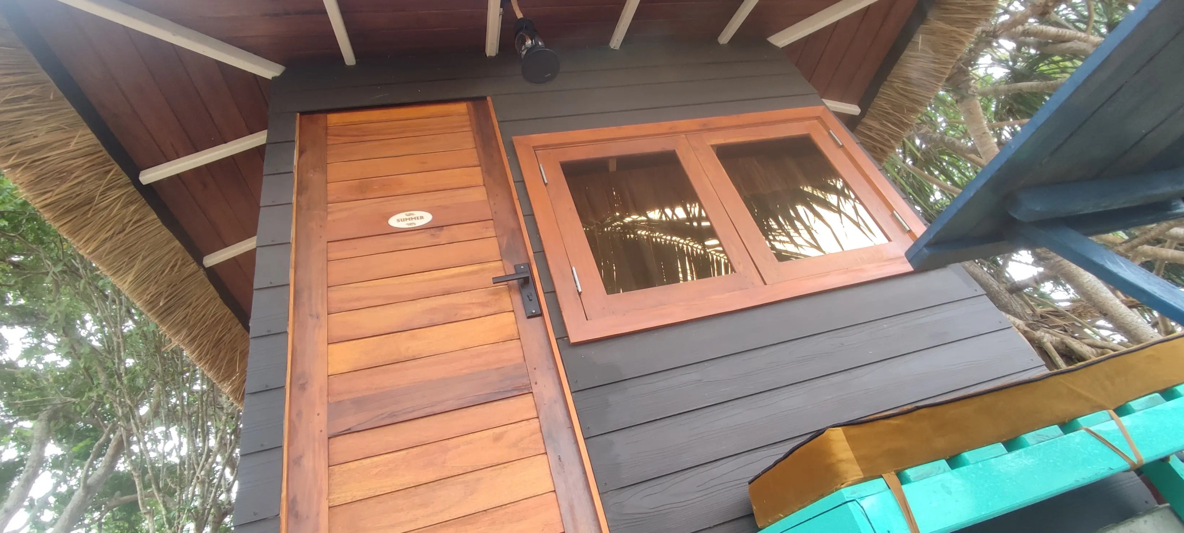 Мини-отель Tomorrowland Beach Villas & Fisherman's Wharf Restaurant