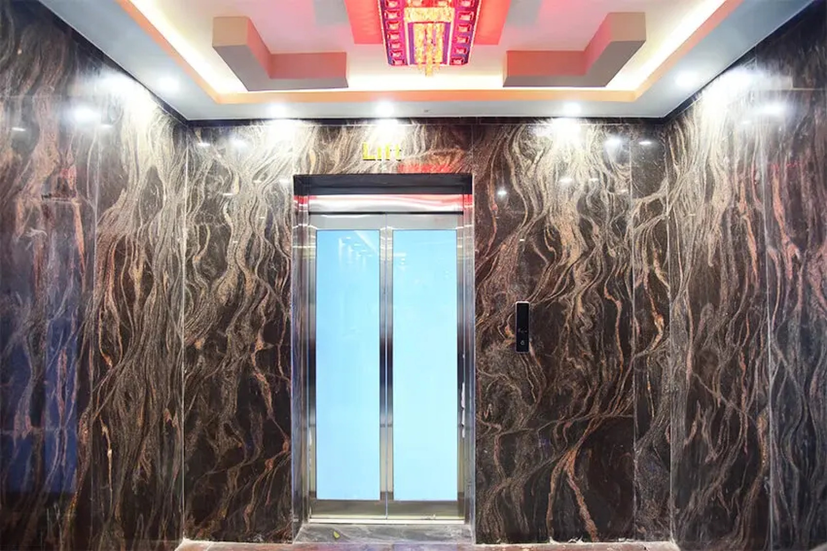 Отель Thangam Residency